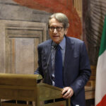 Giulio Terzi speaking in the Senate
